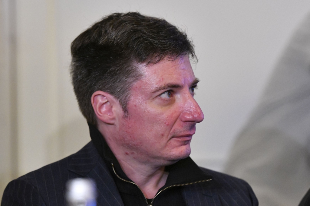 Planul cinic propus de Andrei Caramitru pentru PSD și AUR: ''I-aș forța să taie cu mânuțele lor în timp ce eu m-aș relaxa la golf''