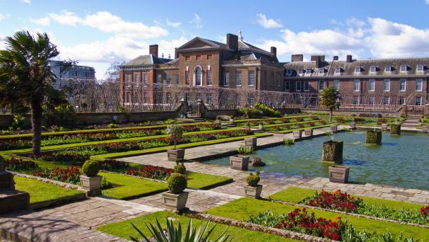 Palatul Kensington, una dintre reședințele mai multor membri ai familiei regale britanice