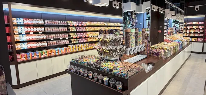 Magazinele Roshen sunt frumoase, dar fiecare bomboană are alt preț!