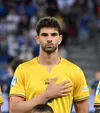 Umit Akdag, cu mâna la inimă în timpul imnului României. Foto: Imago
