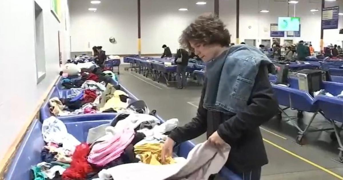 O geacă cumpărată cu 3 dolari dintr-un second-hand s-a dovedit a valora un sfert de milion. Cum s-a îmbogățit peste noapte un tânăr de 19 ani