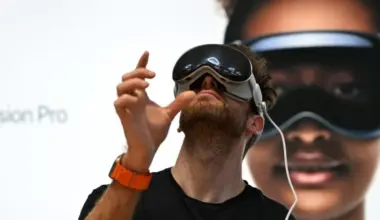 Apple schimbă macazul: ochelarii AI ar putea lua locul unui Vision Pro mai ieftin și ar intra direct în lupta cu Samsung