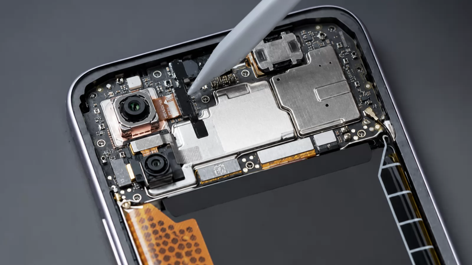 Redmi Note 17 Pro a fost desfăcut complet; Clipul care arată ce ascunde noul telefon Xiaomi la interior