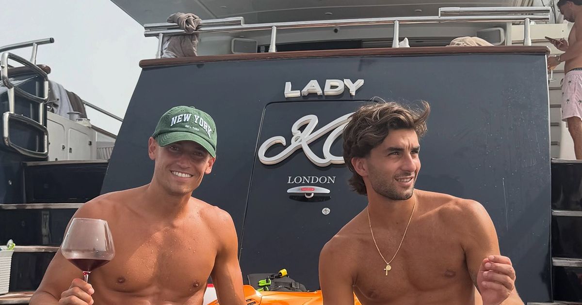 Vin mai scump decât un iaht. Ferran Torres și Marcos Llorente au sărbătorit succesul de la CM 2026 în Ibiza, cu una dintre cele mai rare și scumpe băuturi din lume