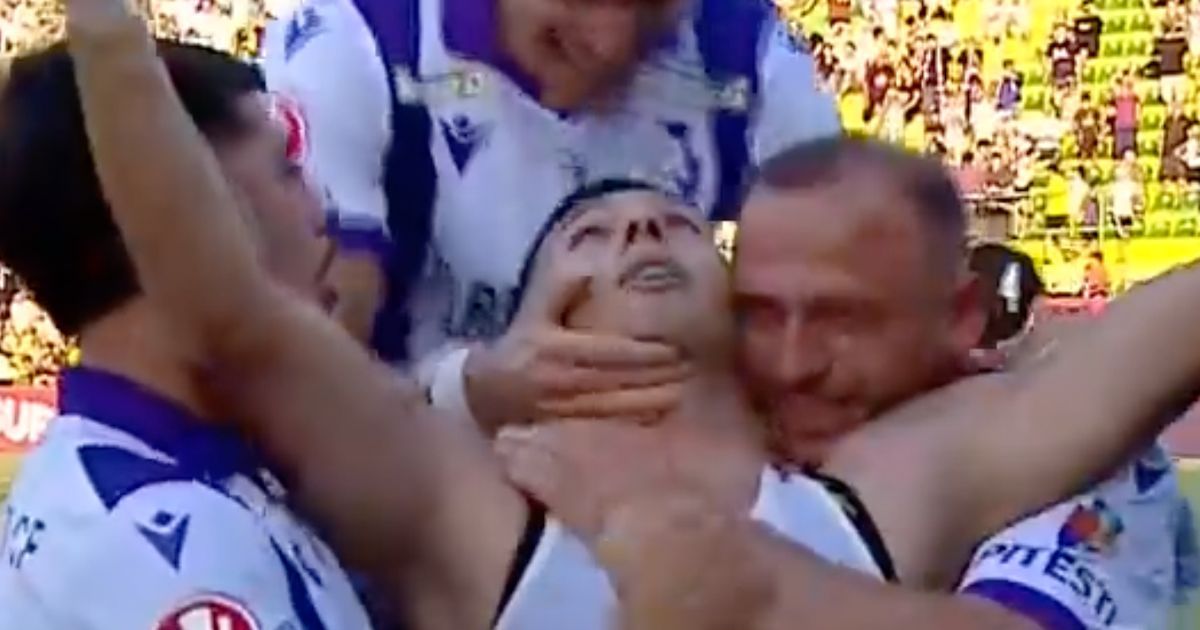 În lacrimi după gol! FOTO. Fostul dinamovist a marcat și a început să plângă! I-a dedicat golul maseurului decedat azi, iar arbitrul i-a dat „galben” imediat
