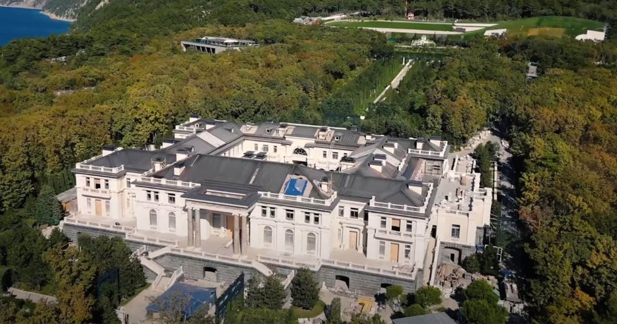 Ucraina se apropie de palatul lui Putin. Atacurile cu drone lovesc sistemele de apărare din jurul reședinței de la Marea Neagră, „lăsând-o neprotejată”