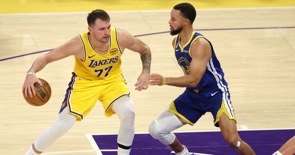 Afacerea anului în sport: Los Angeles Lakers, cumpărată pentru 12,5 miliarde de dolari