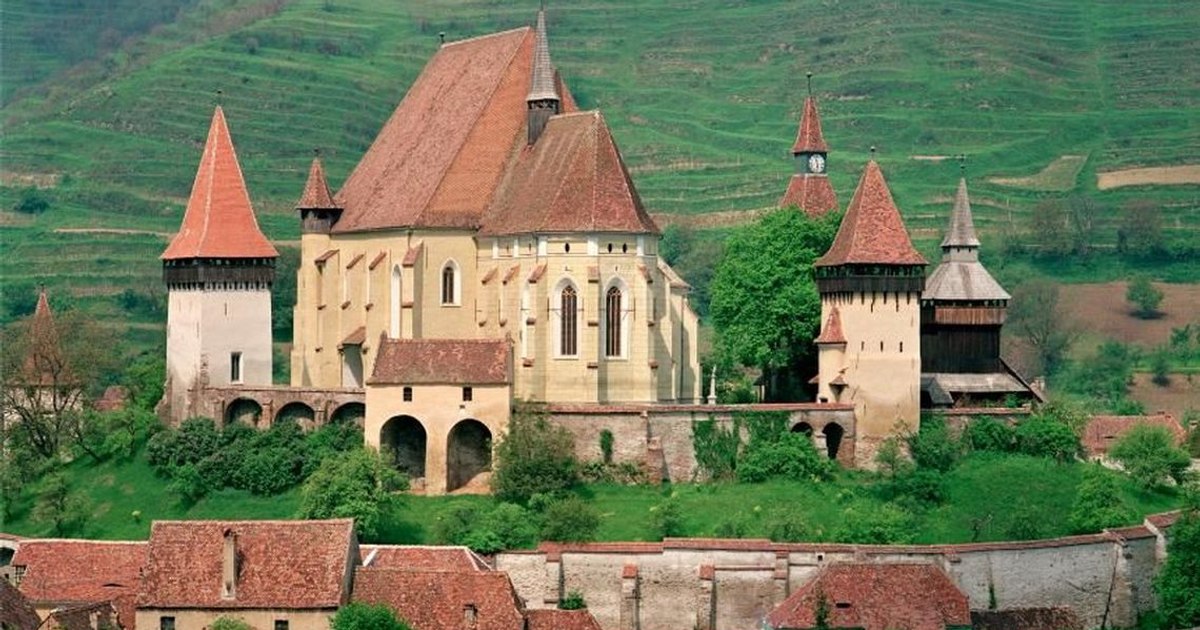 Un jurnalist britanic, cucerit de România: „Uitați de castelele cu vampiri”. Locul spectaculos din Transilvania care l-a surprins total
