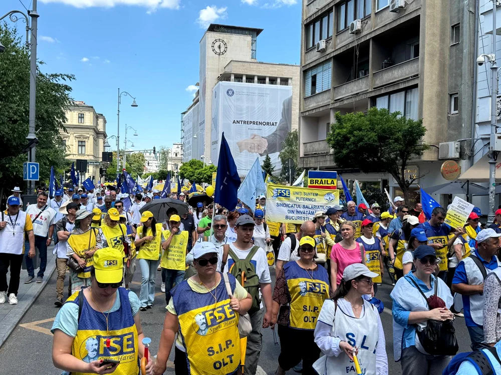 Dascălii ar urma să primească un spor de 10% din valoarea de referință
