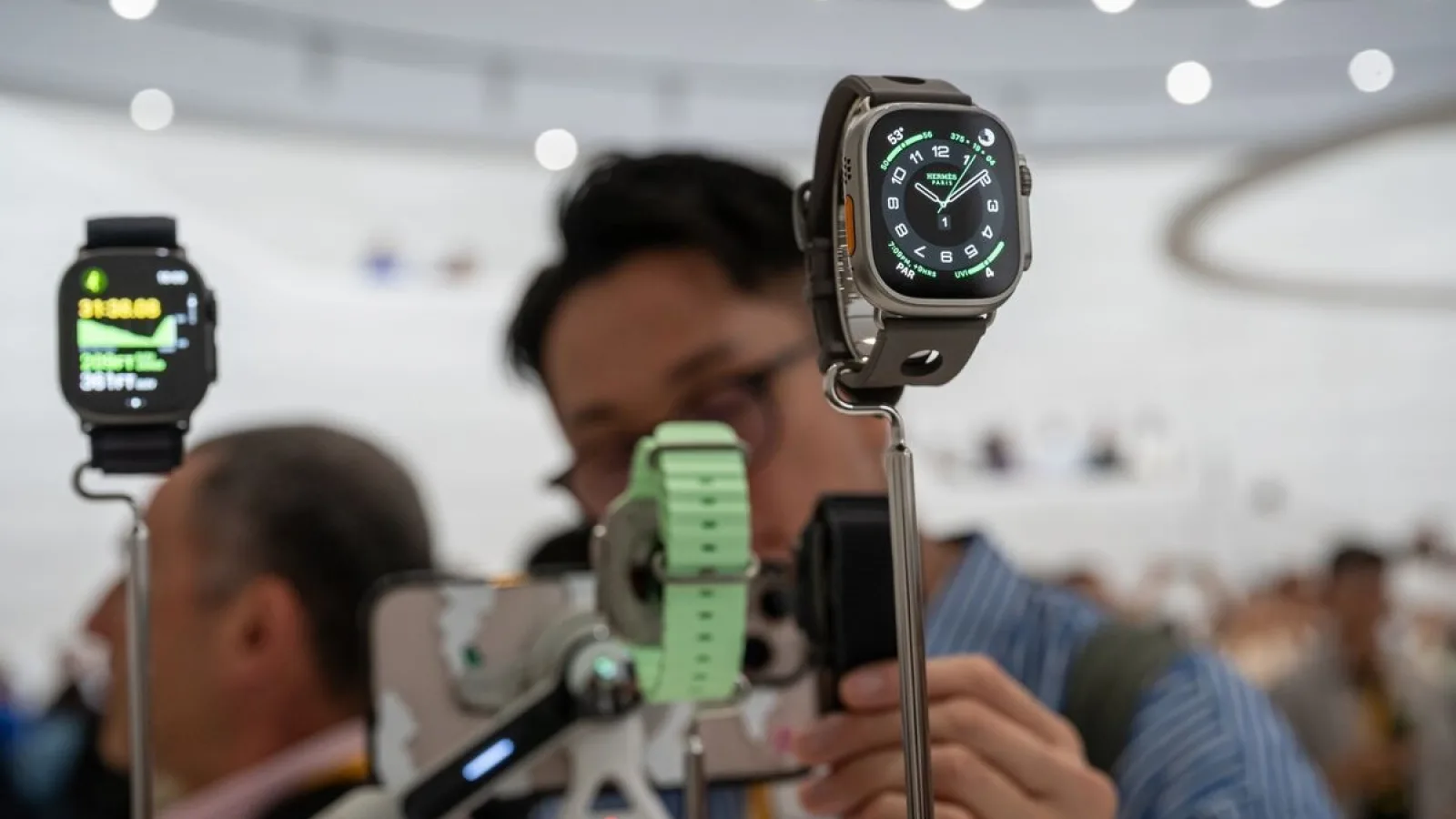 Apple Watch rotund? Apple a analizat ideea, însă adevărata surpriză ar putea fi un tracker fără ecran