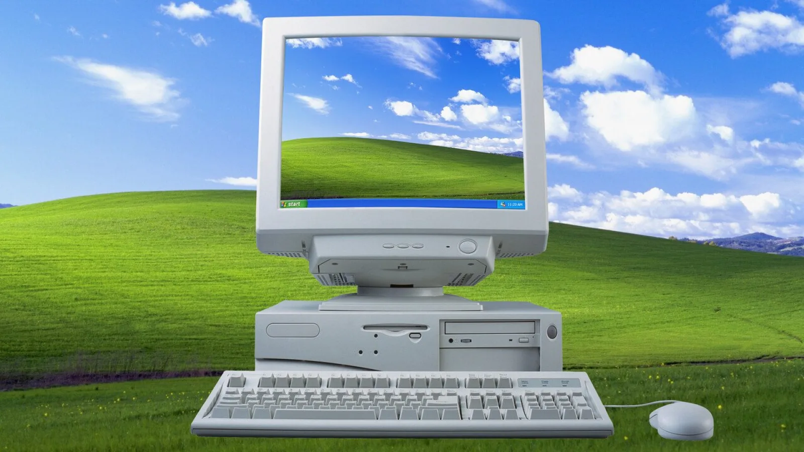 Microsoft marca pe 24 august 2001 finalizarea Windows XP – după 25 de ani, „Bliss”, sunetul de startup și interfața albastră rămân simboluri ale erei PC