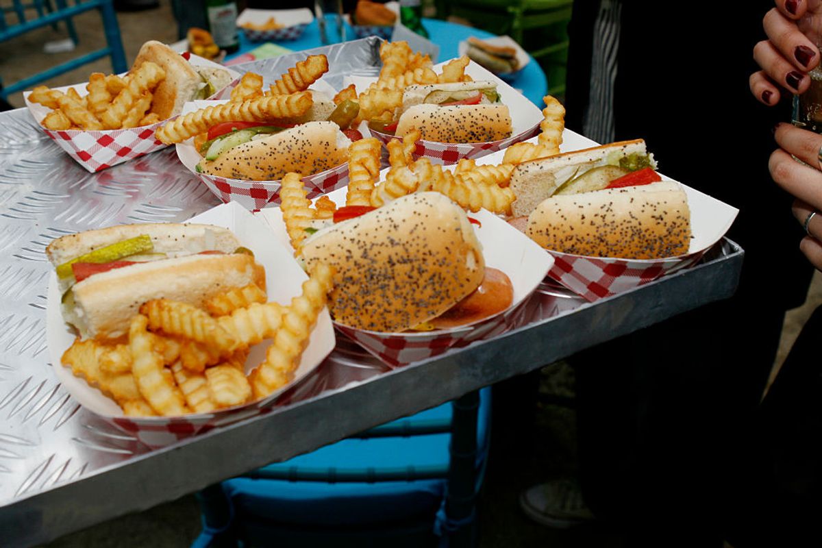 UNTOLD 2026. Cât costă la festival un hotdog cu cartofi prăjiți, o pizza sau o bere blondă