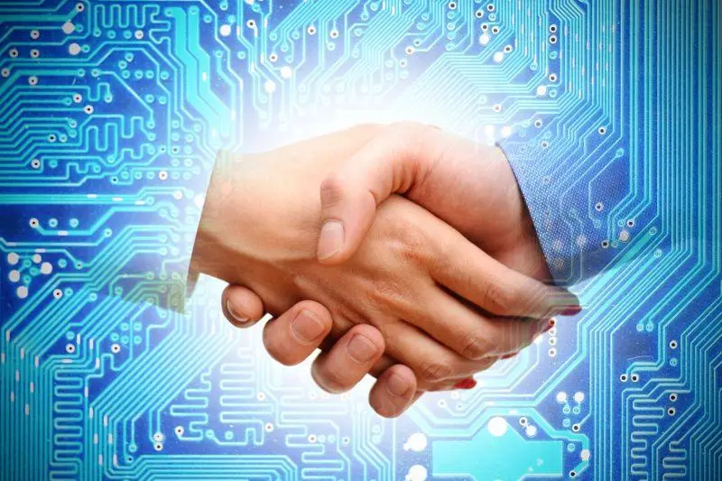 ANALIZĂ O industrie cu zeci de mii de angajați se transformă radical. Brokerii de asigurări, în centrul noi revoluții din finanțe: Credite, pensii, asigurări, la comun. Vine valul de achiziții?