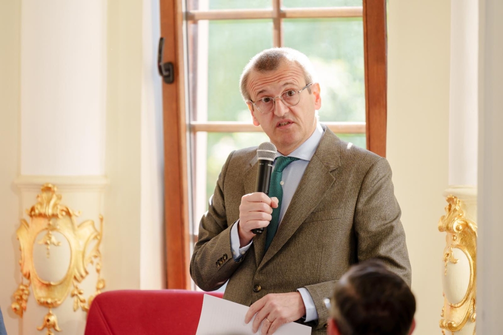 Cele trei soluții pentru rezolvarea crizei politice la aproape 60 de zile de la moțiunea de cenzură. Politolog: ”Niciuna nu e ușor de realizat. Dar e greu de imaginat o alta”