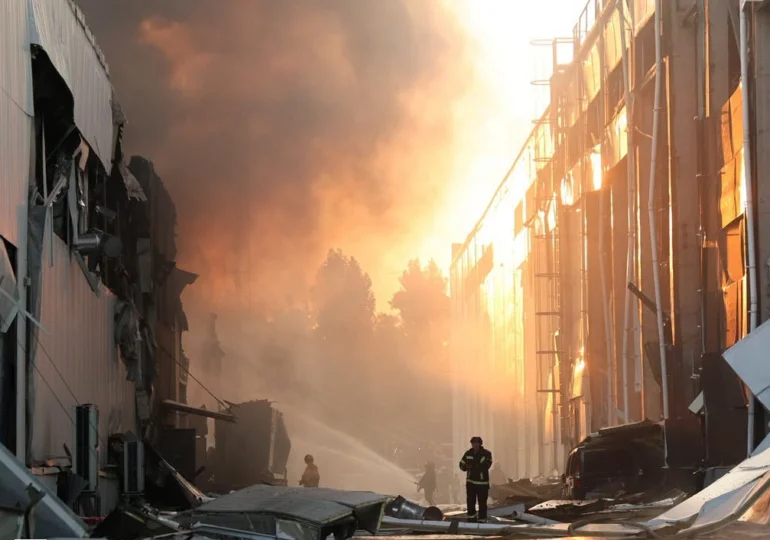 <span style="color:#990000;">Ziua 1626</span> Explozii în Crimeea. Wildberries arde la 2.000 km de front. Cargo german, lovit de drone rusești în Marea Neagră (Video). Zelenski ordonă atacuri susținute
