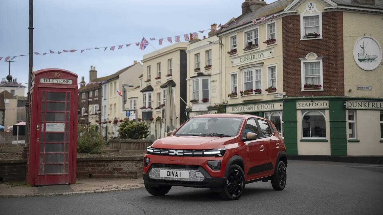 Ce au scris britanicii de la Top Gear despre Dacia Spring şi "zgârcenia" transformată în "ceva cool"