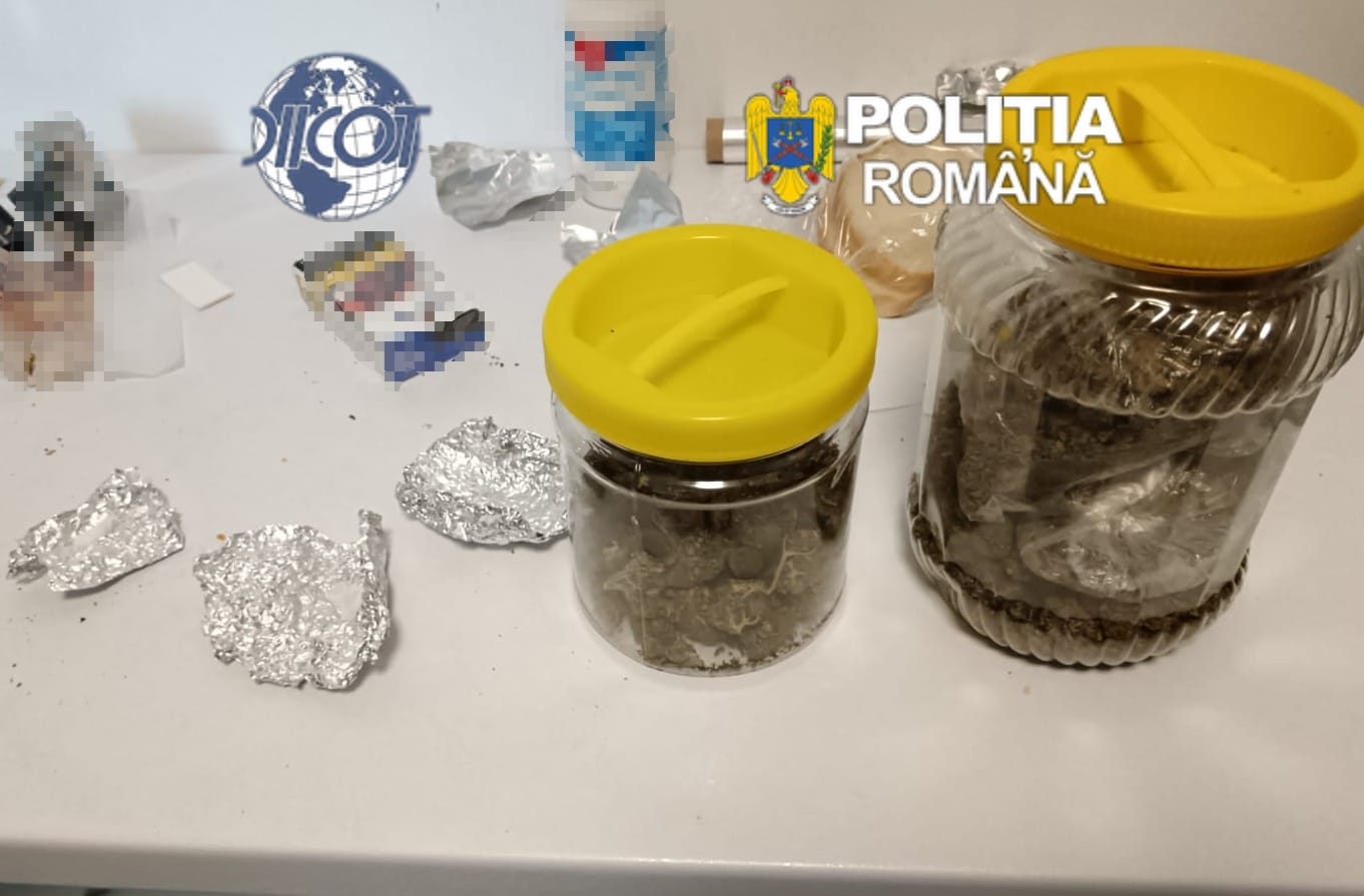 FOTO Agent de poliție penitenciară, reținut pentru trafic de droguri
