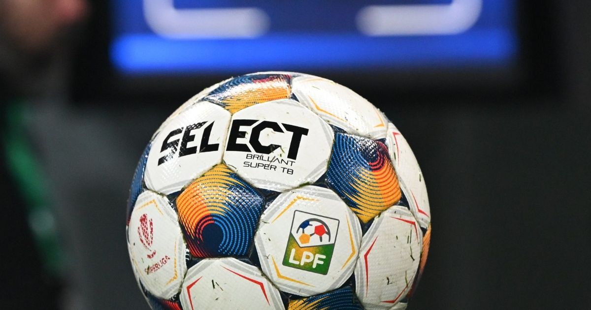 Clasamentul fără VAR! Cum ar fi arătat ierarhia Ligii 1 dacă nu ar fi existat arbitraj video: o echipă era pe primul loc, la egalitate cu Dinamo