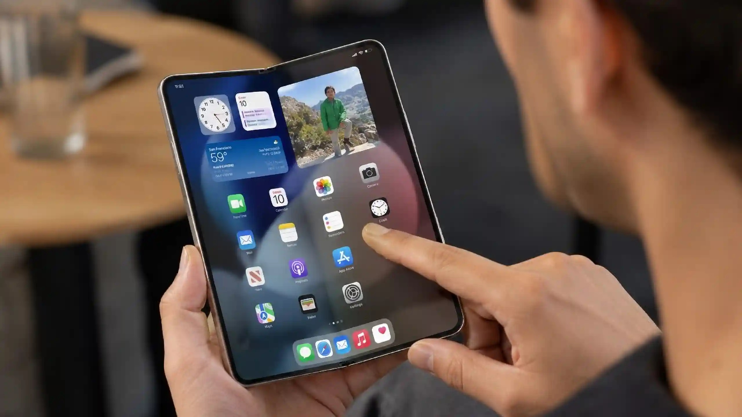 iPhone ULTRA iPhone ULTRA