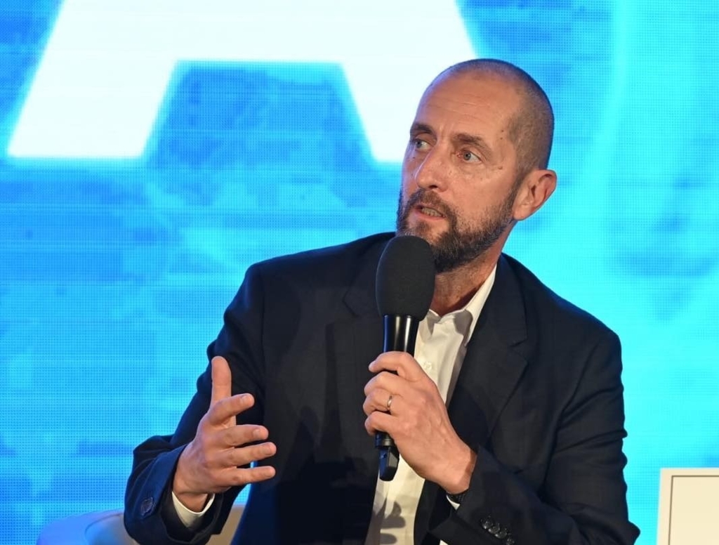 Dragoș Damian, directorul care și-a luat mașină românească, reacție după avertismentul Dacia despre viitorul de la Mioveni. Directiva dată politicienilor