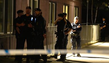 Två skadade efter skjutning söder om Stockholm