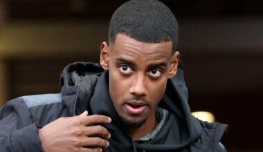 Mohamed Salahs krav – pekar ut Alexander Isak | Premier League