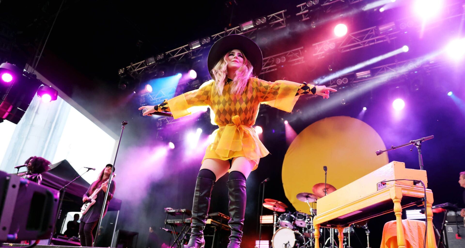 Vilken mäktig pipa hon har