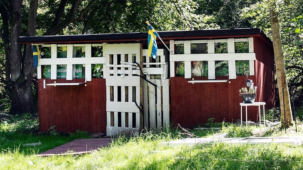 Olaglig stuga på Årsta holmar i Stockholm: ”Boat in sig”