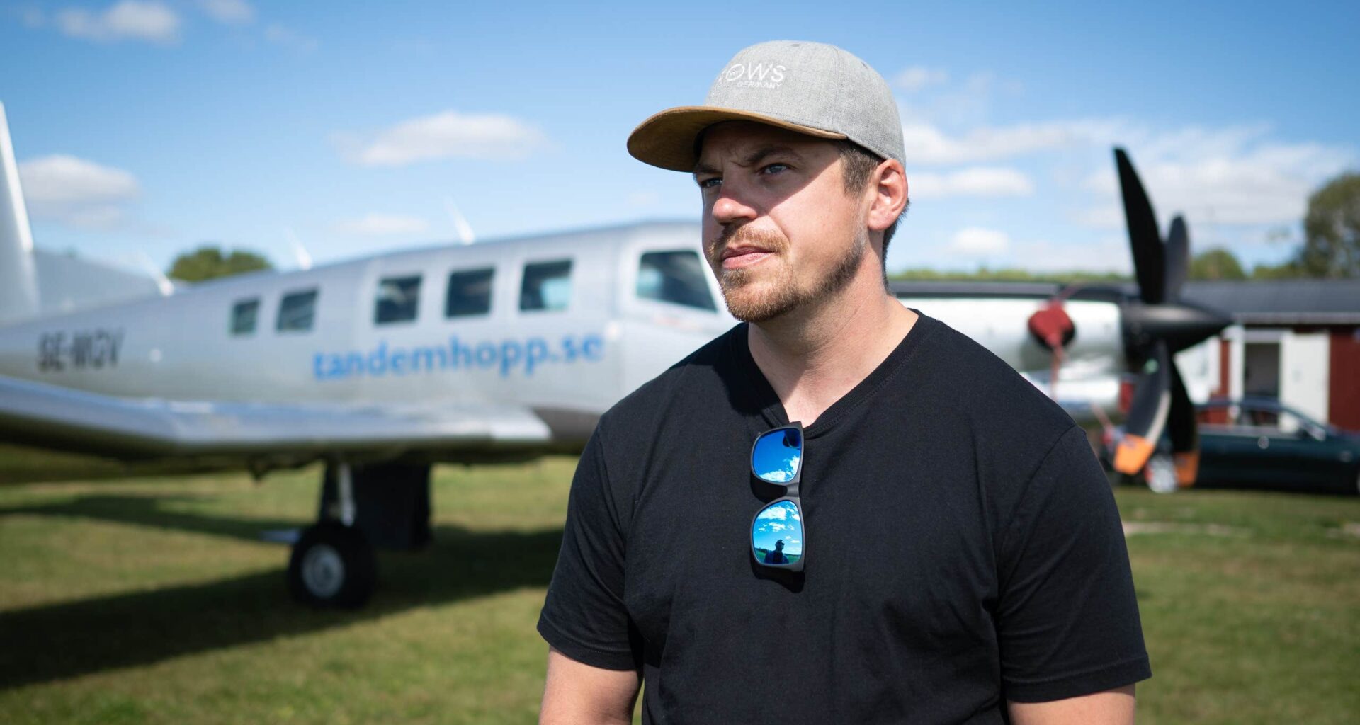 Henrik Bjerkeryd var med vid fallskärmsolyckan i Strömstad – två dog