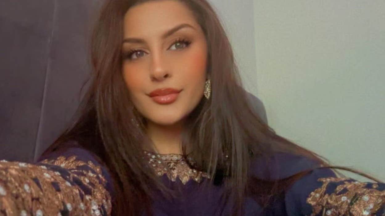 Madia Kauser, 32, dödades när hon räddade dottern från fallande gren | Världen