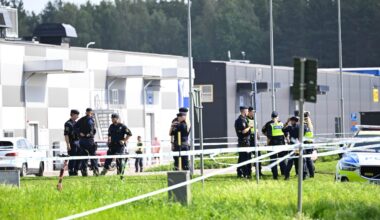 En begärs häktad för mord vid moské i Örebro