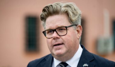 S kallar Strömmer till utskott efter våldsvåg | Sverige