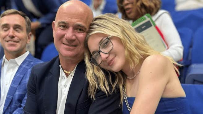 Stjärnparets dotter dyker plötsligt upp | Tennis