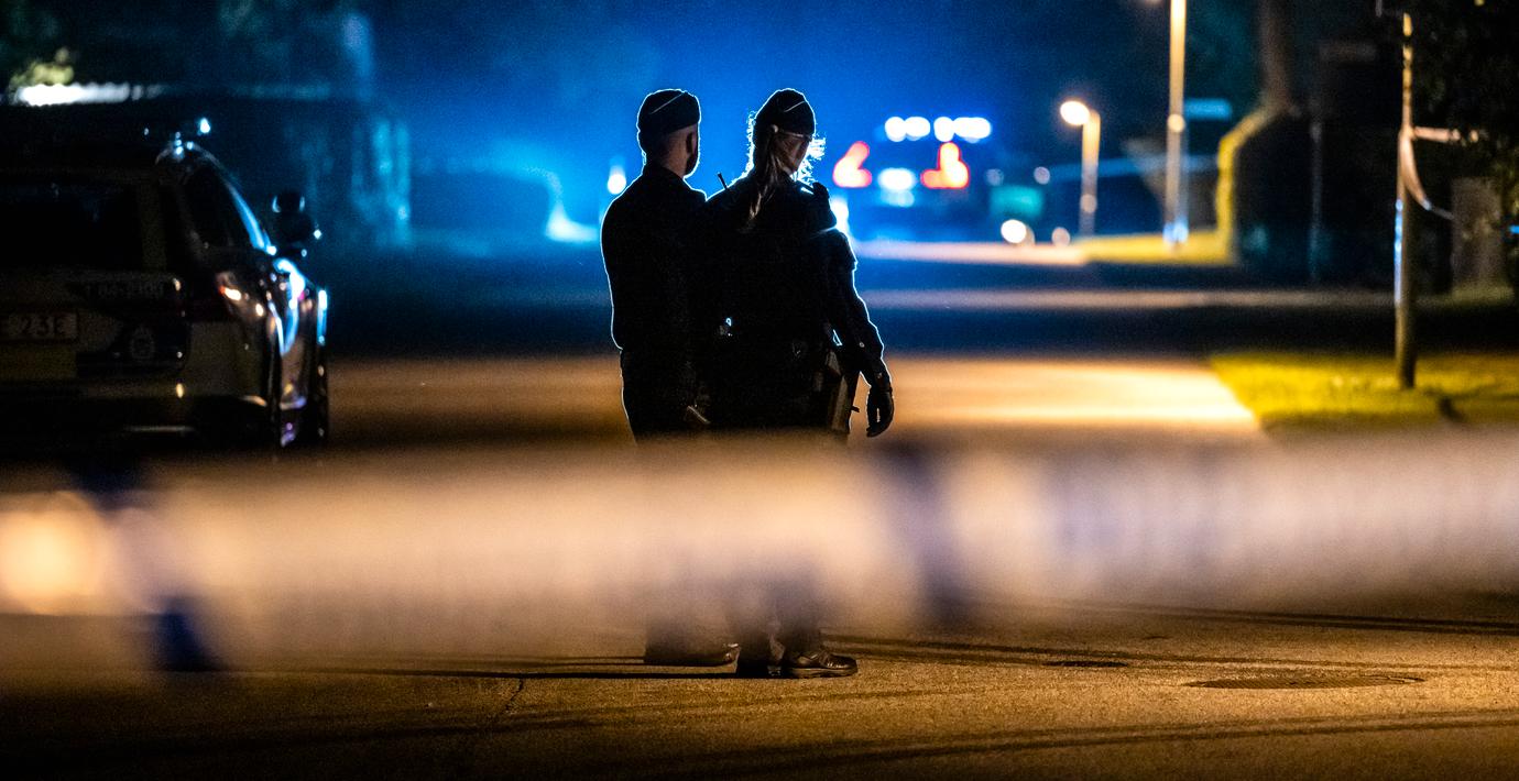 En död efter bilexplosion i Stockholm – mord utreds