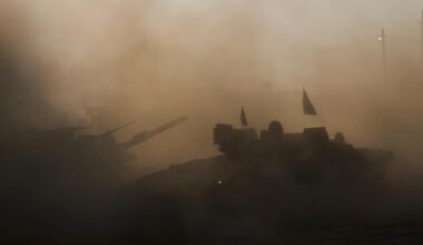 Flera AP-fonder investerar miljarder i bolag som anklagas för brott i Gaza