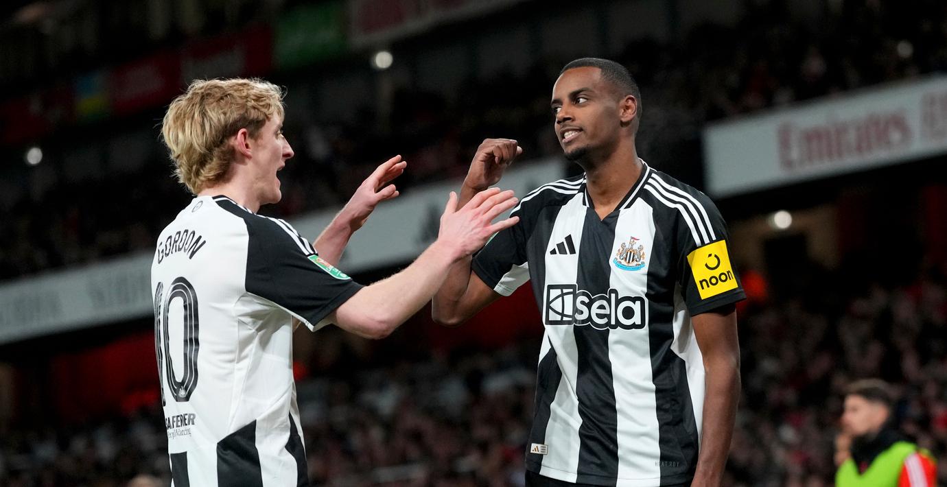 Newcastle ”besvikna” på Isak – nekar till säljlöfte