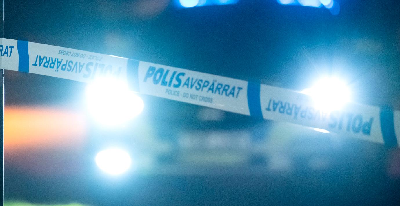 Två skjutna i bil i Järfälla: ”Hörde sex skott”
