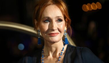 Pris ställs in – nominerad stöttar JK Rowling