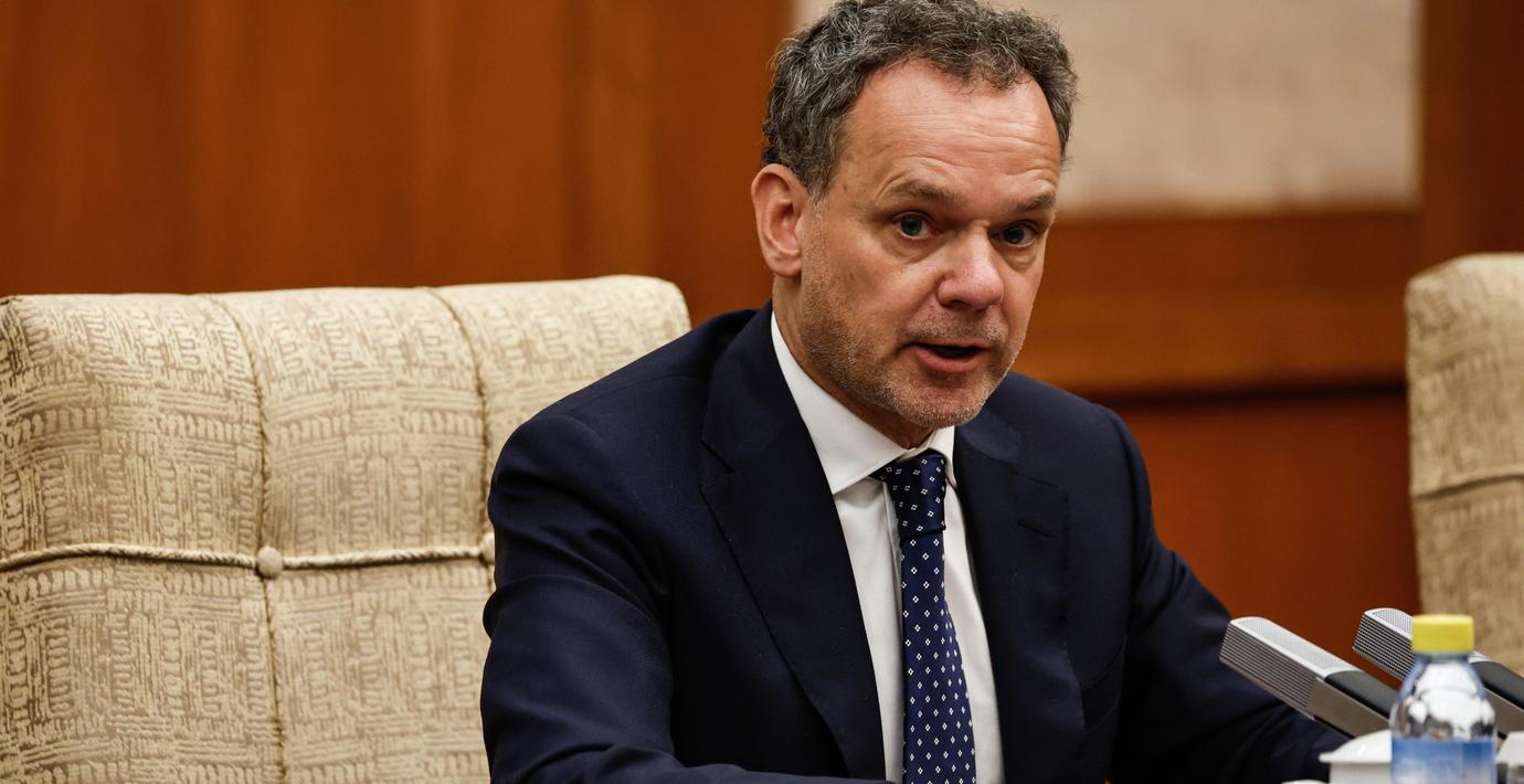 Utrikesministern avgår – ville sätta press på Israel