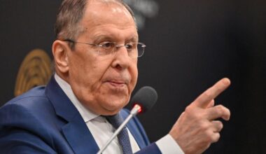 Lavrov: ”Väst vill blockera fredssamtal”