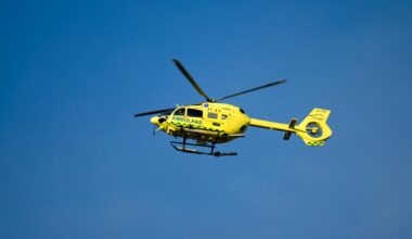 Äldre man död – klämdes fast under gräsklippare