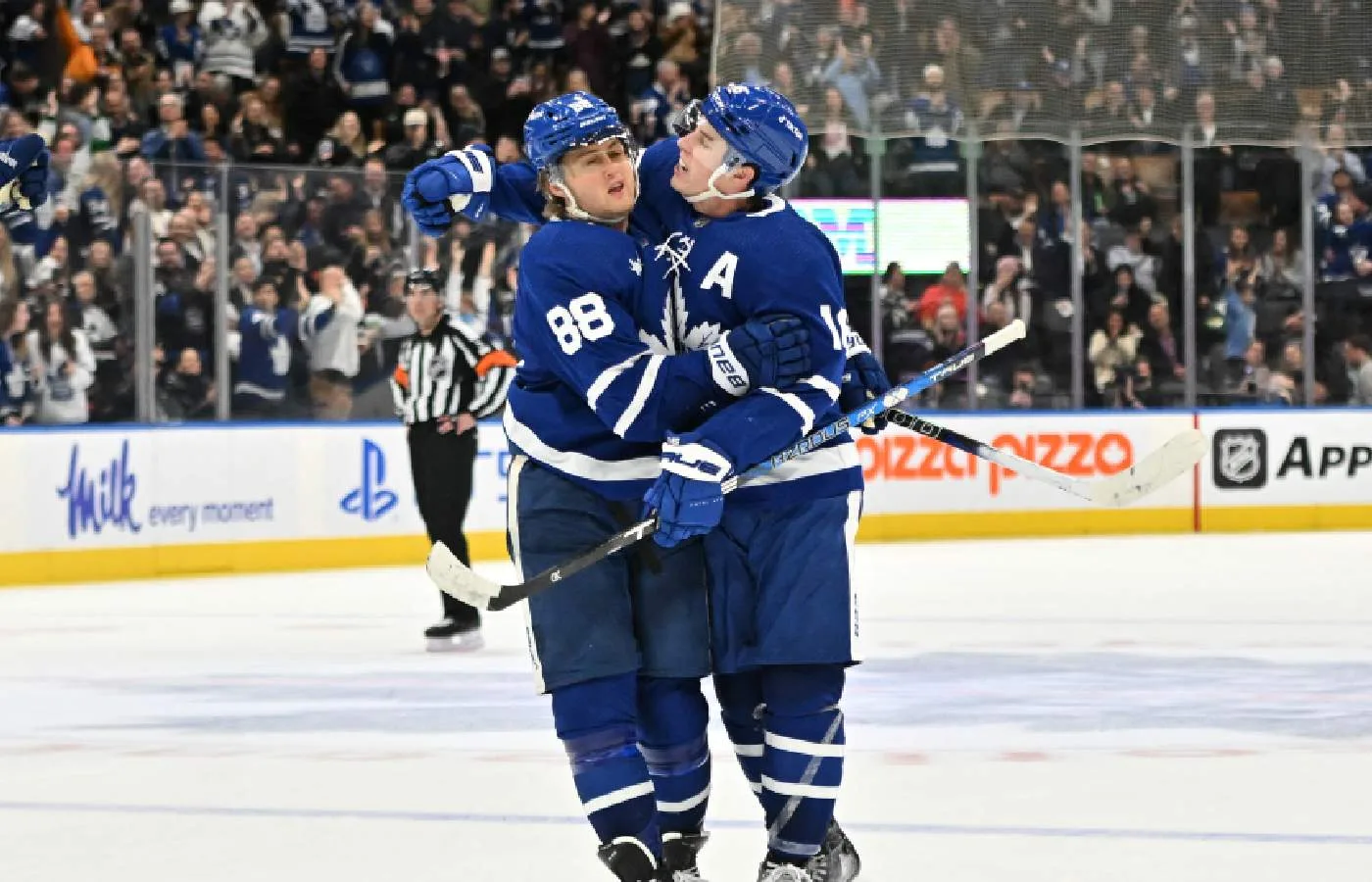 William Nylander försvarar förre lagkamraten Mitch Marner