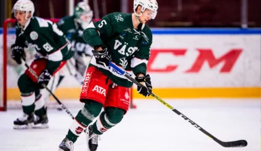 KAOSET: Väsby IK-spelarna i strejk