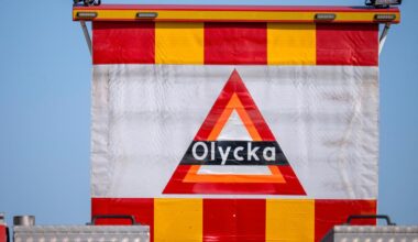 Äldre man död – påkörd under däckbyte på E20