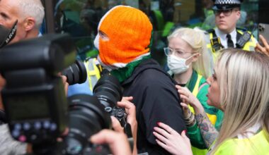 Stort pådrag vid Kneecap-rättegång – beslut dröjer