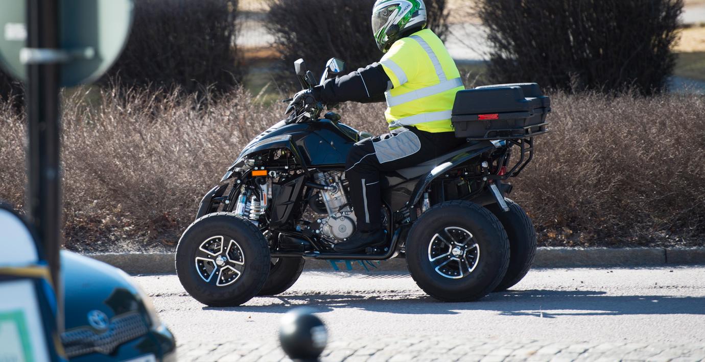 Fyrhjulingsolycka i skidbacke – en allvarligt skadad