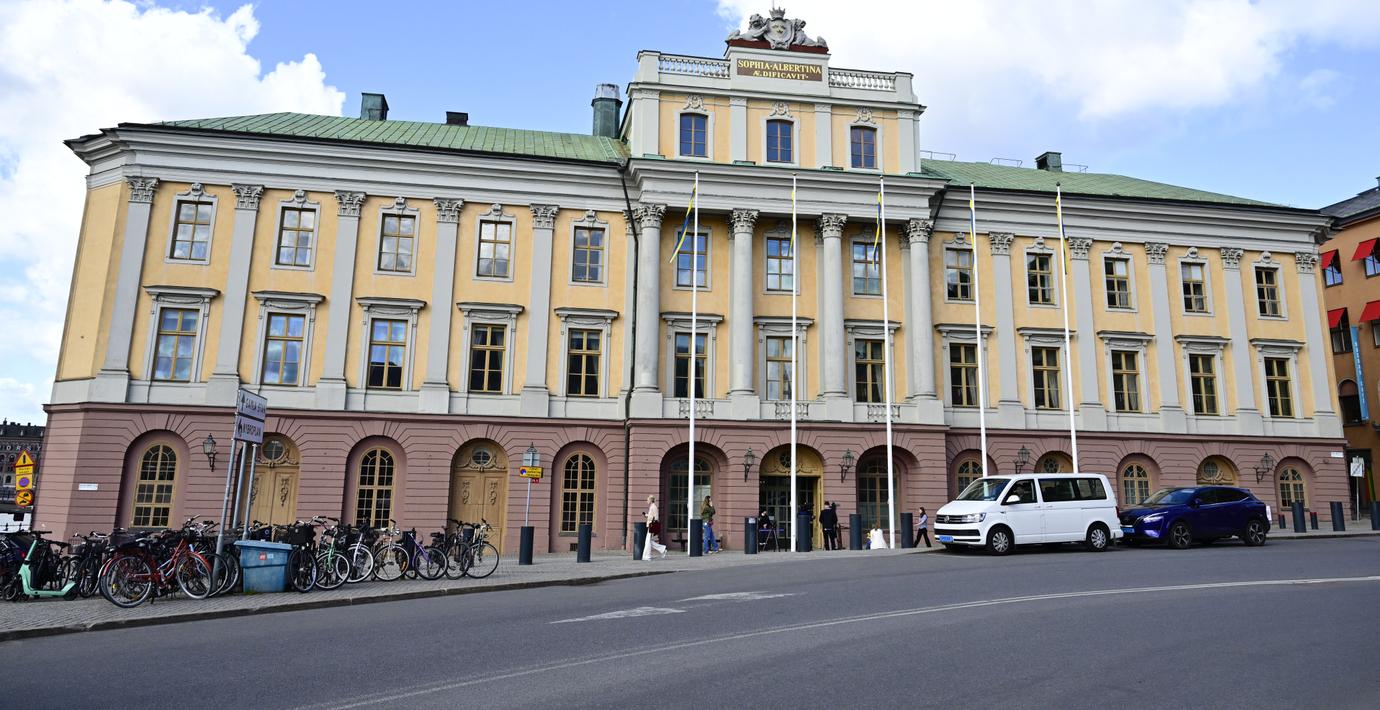 Personen som glömde pärmen är i dag ambassadör
