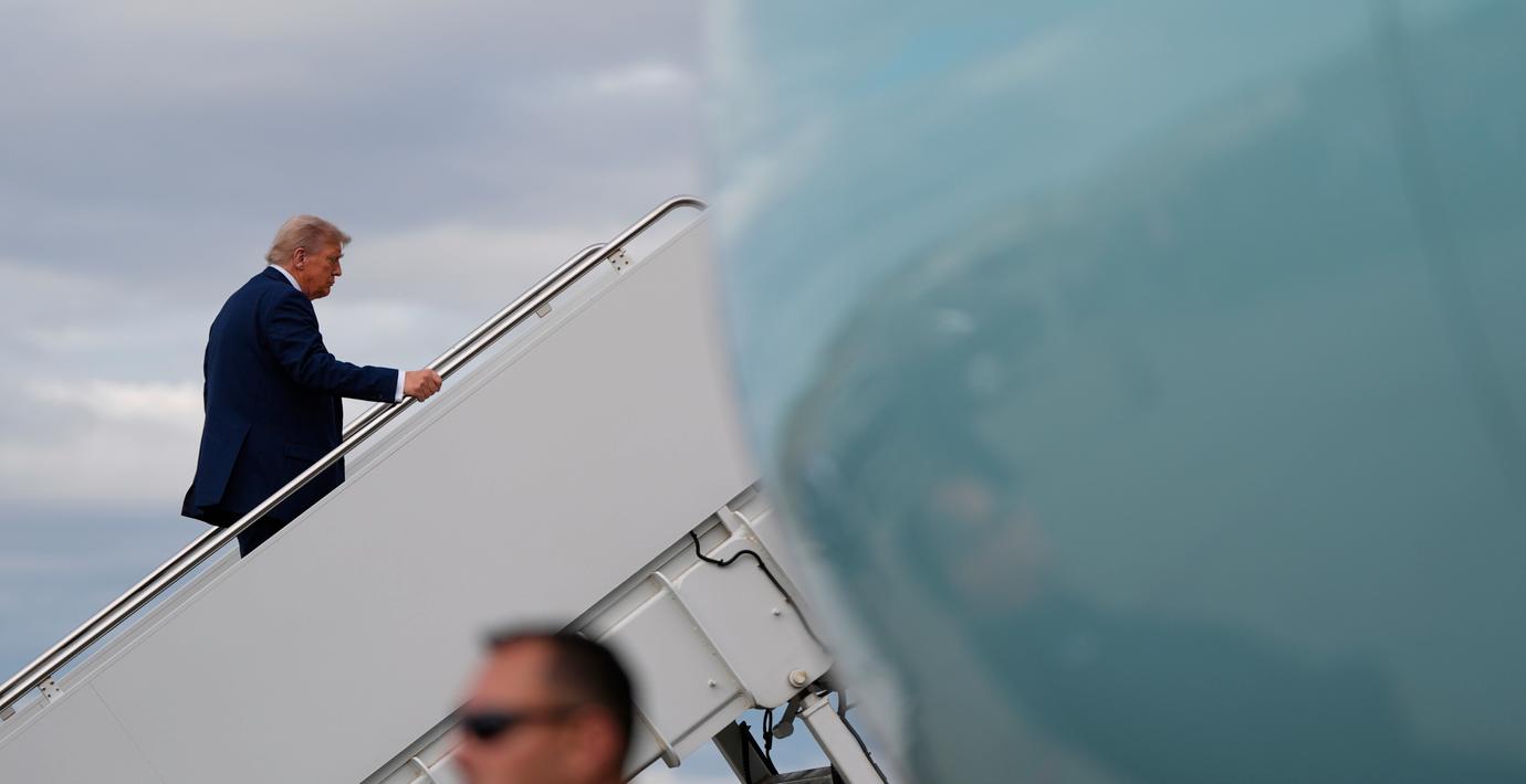 Trump har haft ”långt” telefonsamtal med Zelenskyj – även diskuterat med Nato