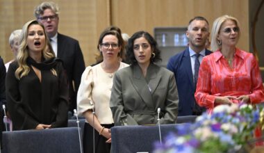Riksdagens nya klädkod: ”Prydliga jeans” tillåtna
