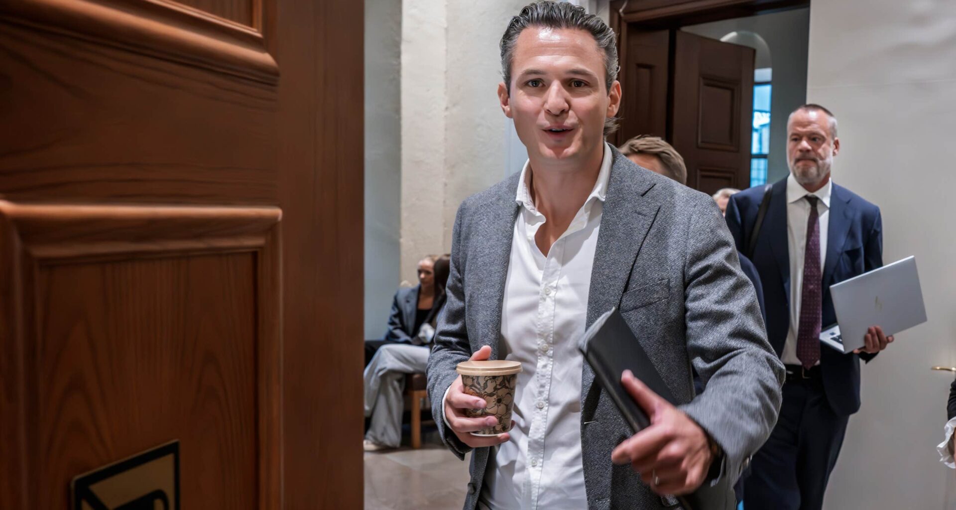 Alexander Ernstberger inför rätta om lyxvillan på Lidingö